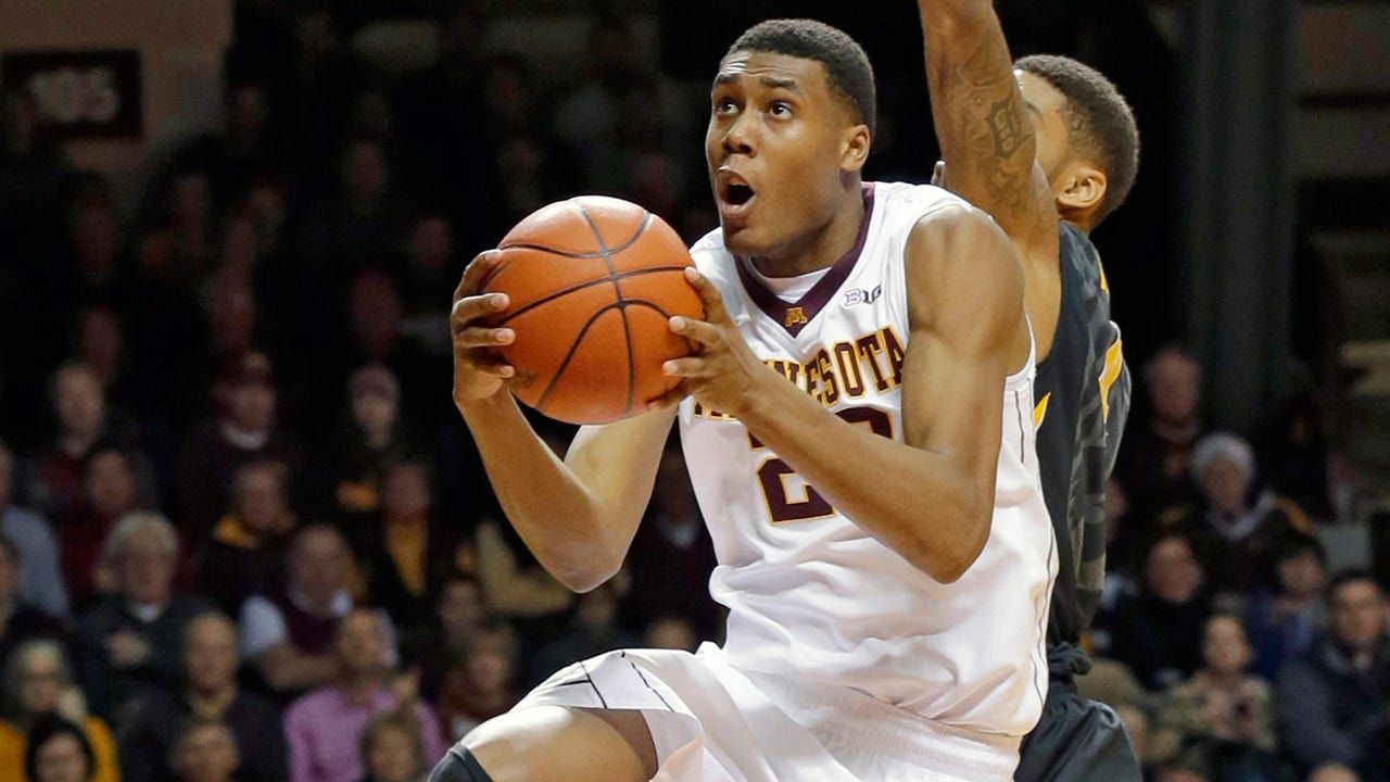 Buggs pays big dividends in Gophers upset of Iowa